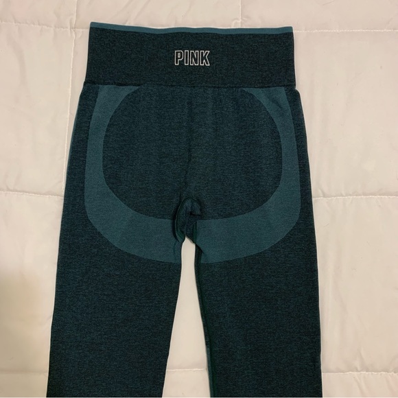 Victoria’s Secret: Pink Seamless leggings in Dark Ivy Marl; Green leggings - Picture 2 of 4